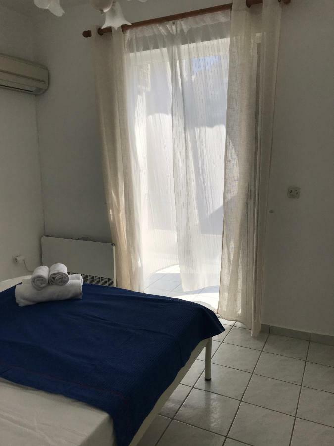 The Swan And The Gull, Porto Rafti Yacht Harbor Apartment Ngoại thất bức ảnh